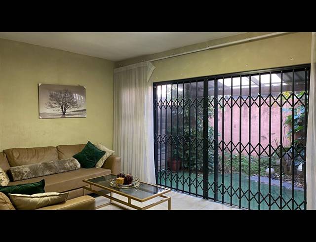 3 BEDROOM FLAT FOR SALE IN GLENWOOD